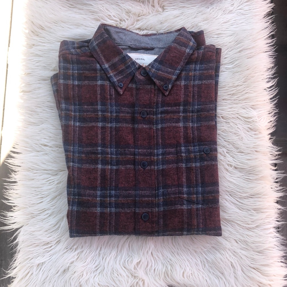 Large collared red and blue plaid Weatherproof shirt